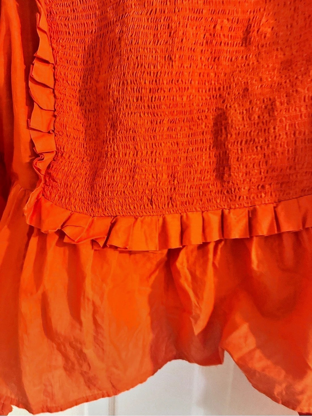 Farm Rio Orange Smocked Ruffle Blouse Size Medium - Picture 8 of 12